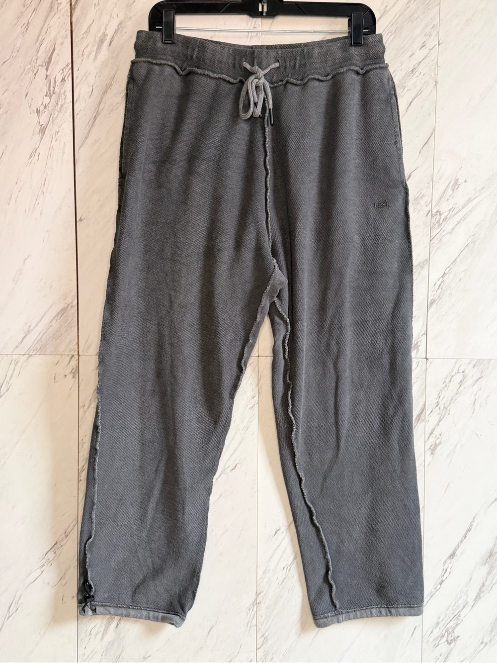 3/$50 LCKR Men's Charcoal Grey Terry Raw Edge Sweatpants Size Large Loungewear